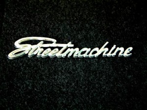 Verchromter Aluchromschriftzug Streetmaschine (selbstklebend) für Ihr Auto ,für die Heckklappe, Innenraum usw. Verchromter Aluchromschriftzug Streetmaschine (selbstklebend) für Ihr Auto ,für die Heckklappe, Innenraum usw.